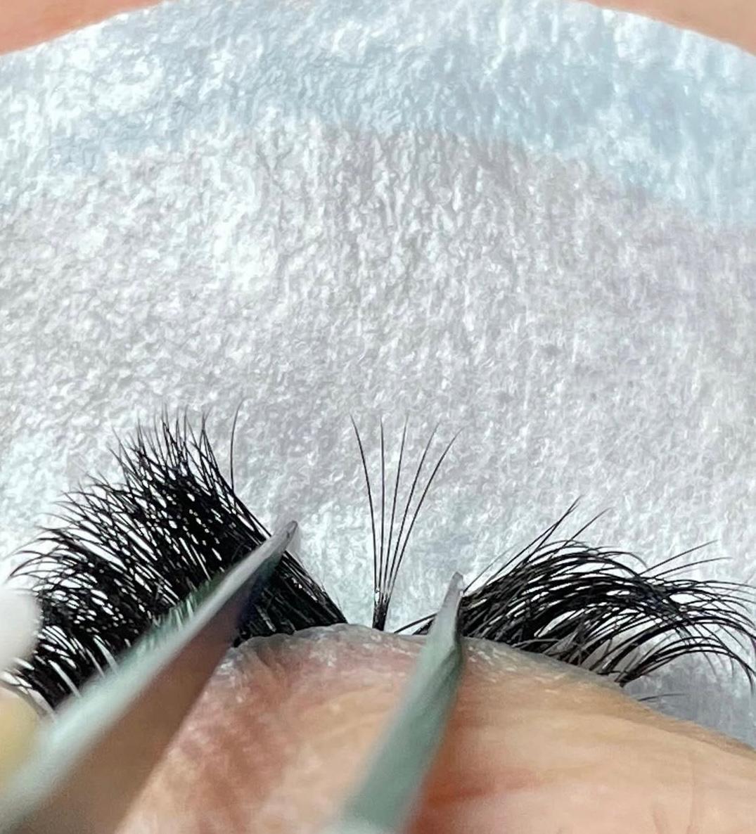 bouquets de volume russe fait main par l’experte en extensions sur la Gironde, La fée des jolies