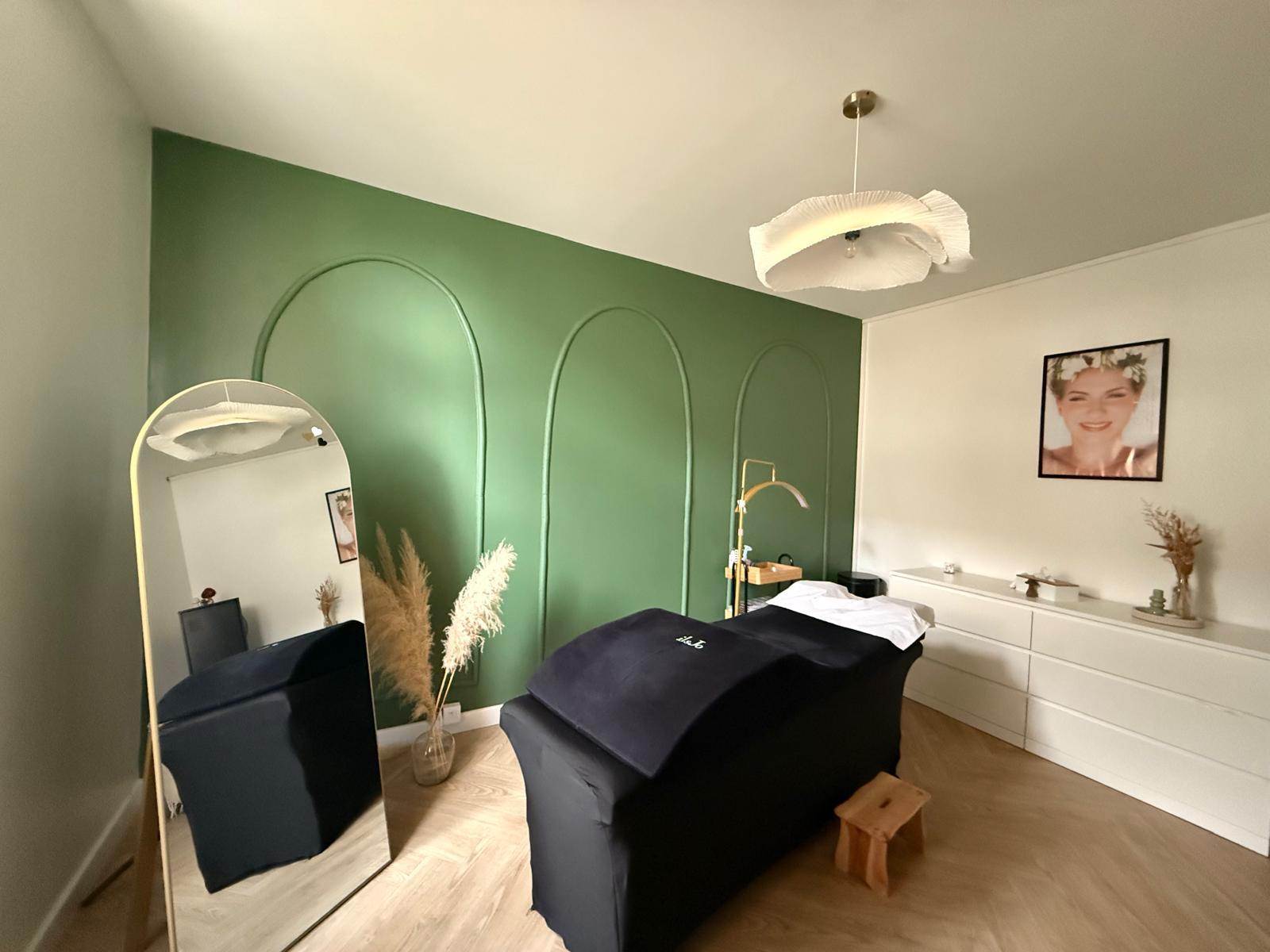 Institut-lafeedesjolies-expert-regard-extensions-cils-table-massage