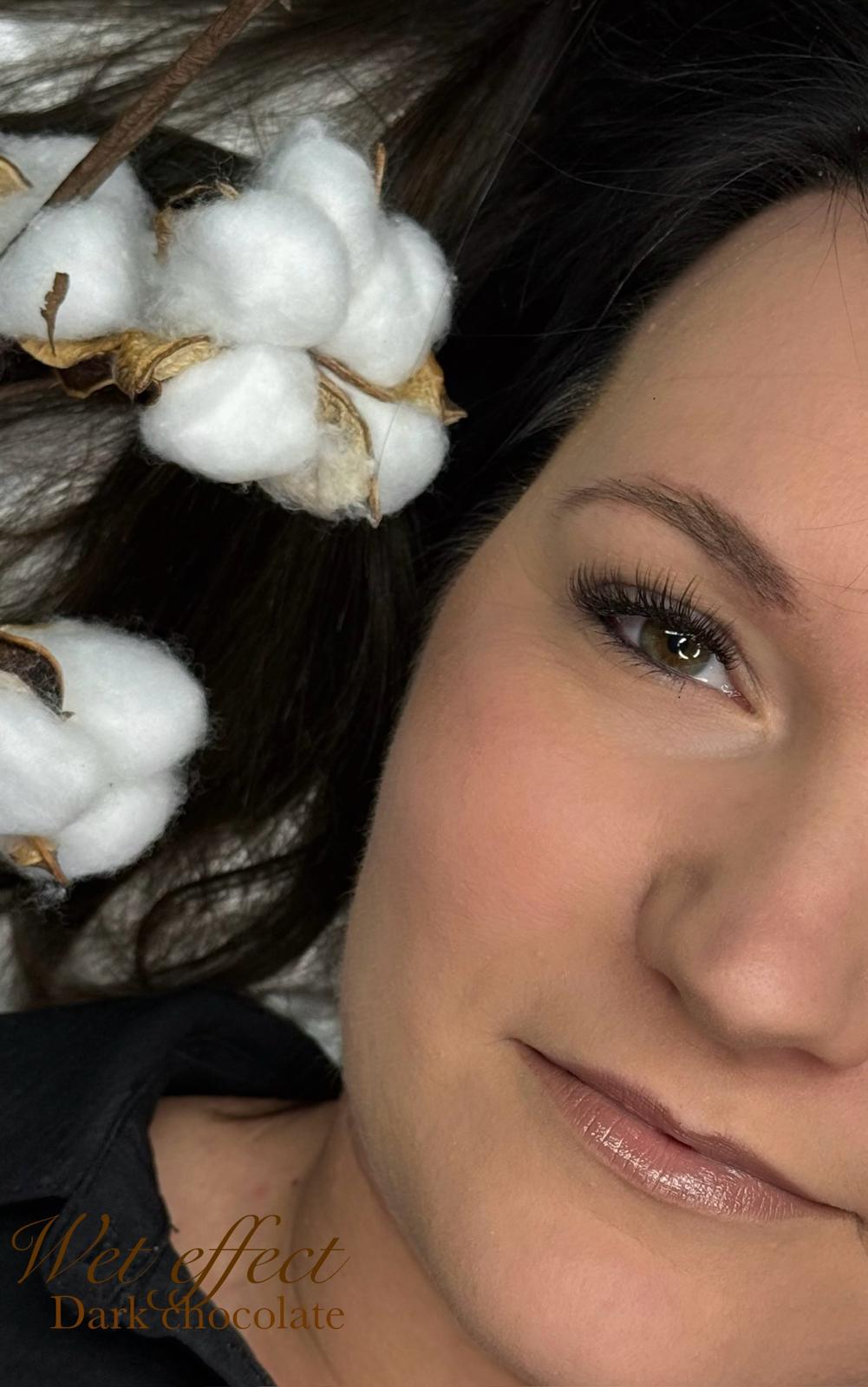 Extensions de cils volume russe Wet effect, effet mouillé, chez la fée des jolies, experte du regard sur le barp